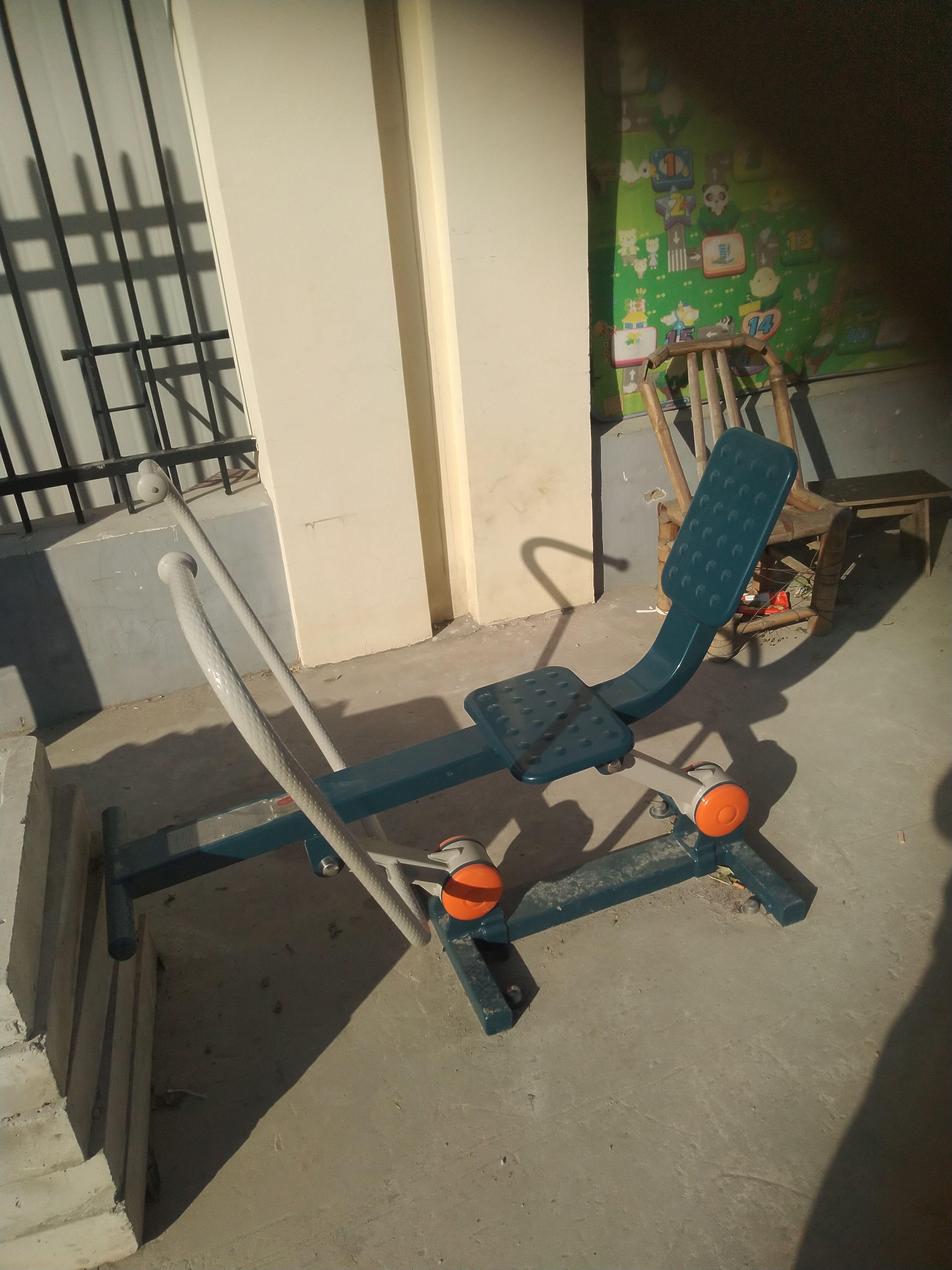 自重式划船器
