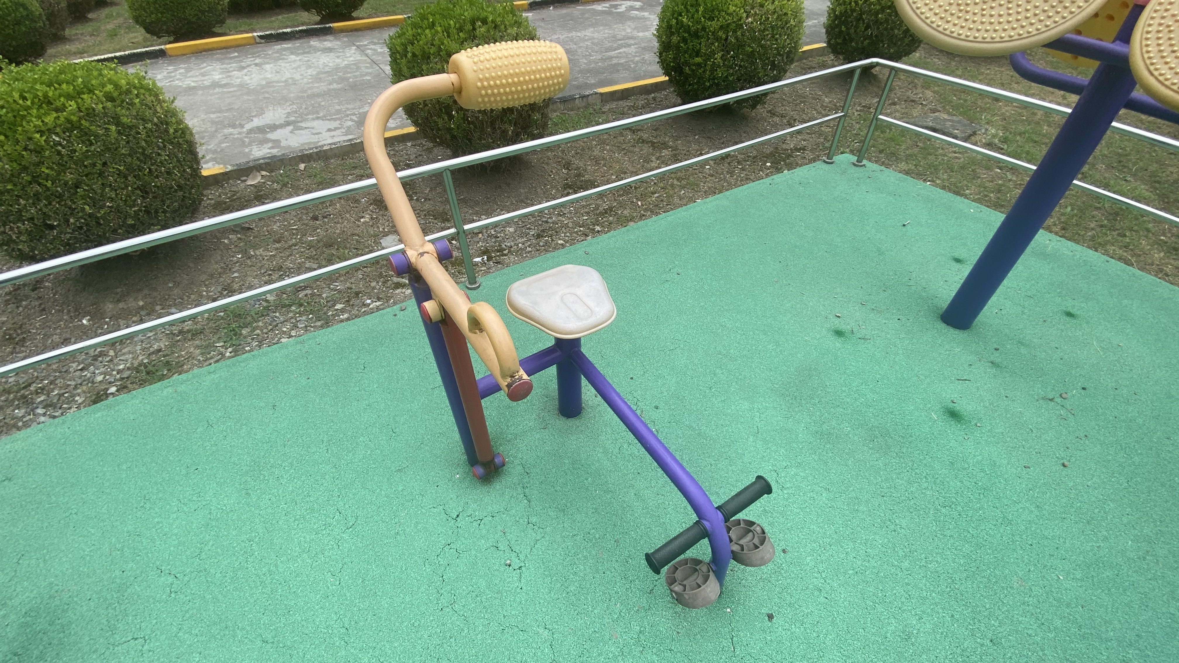 腹背鍛煉器