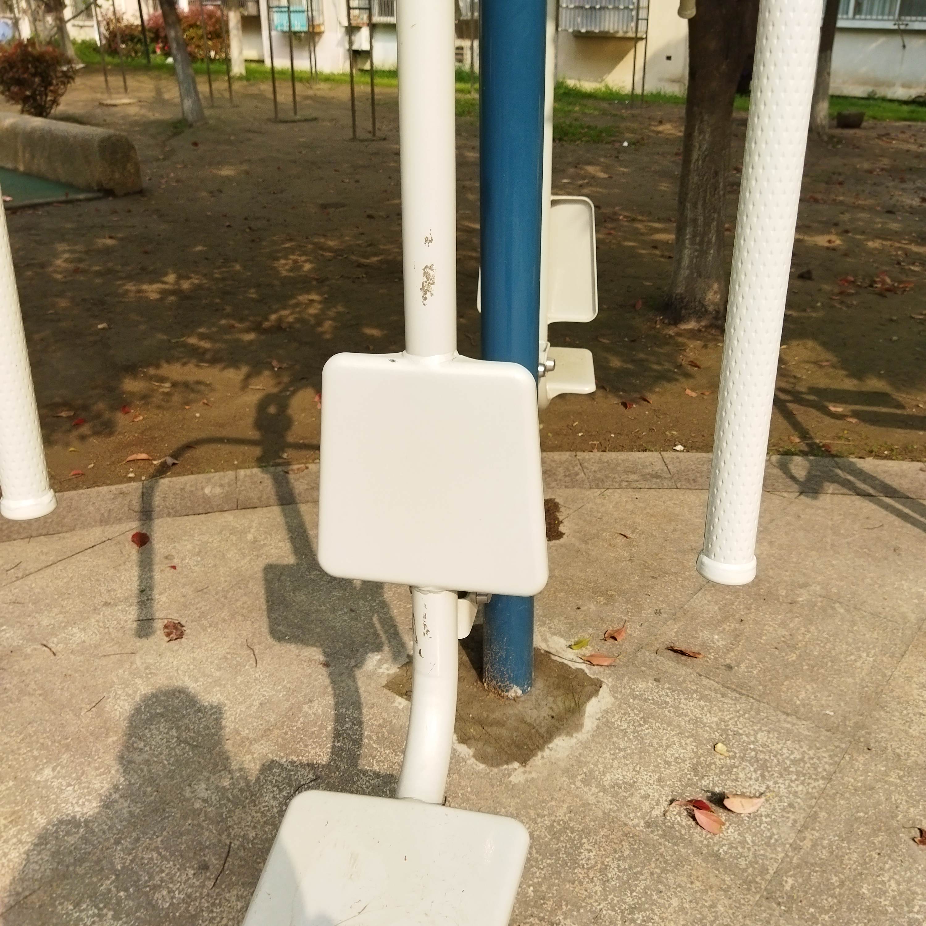坐推训练器