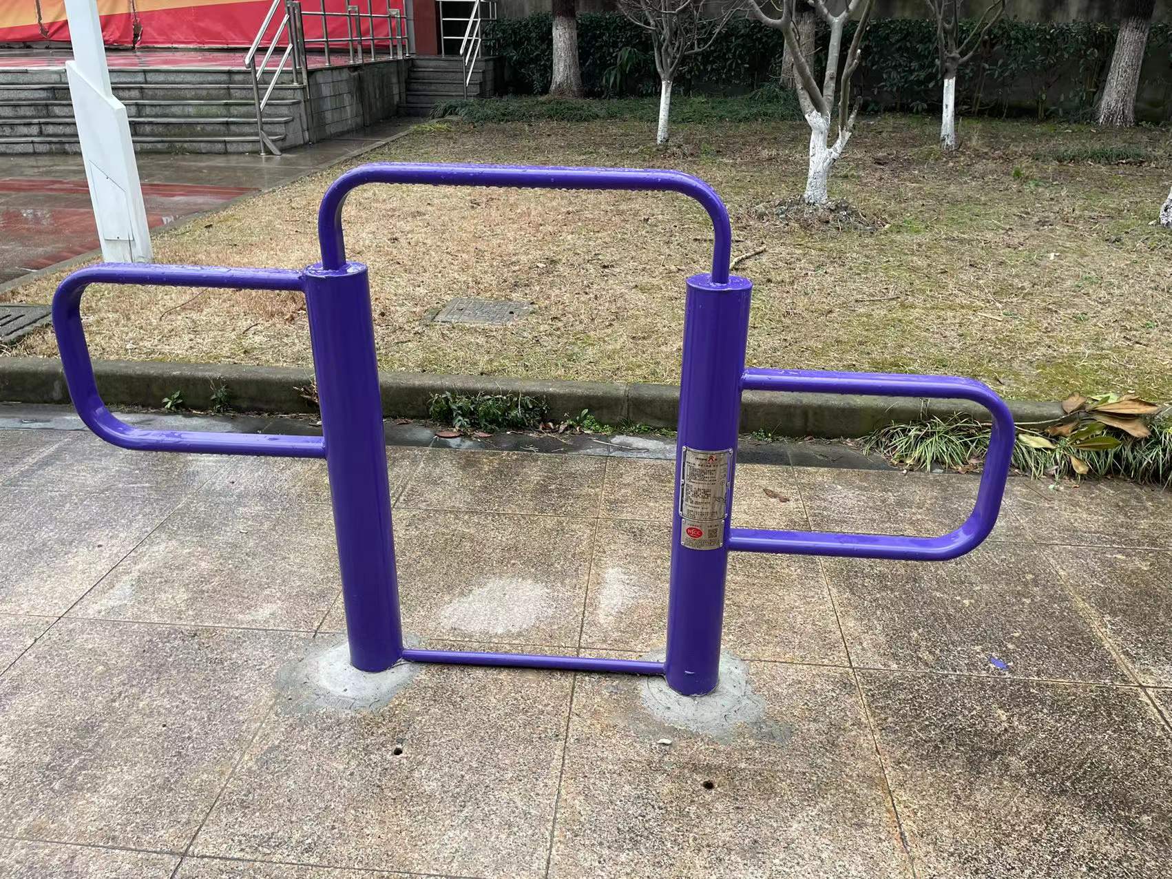 彈振壓腿器