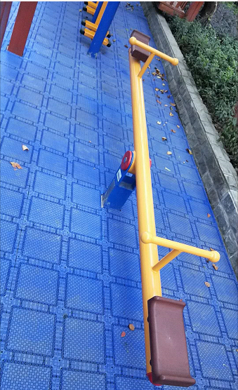 蹺蹺板