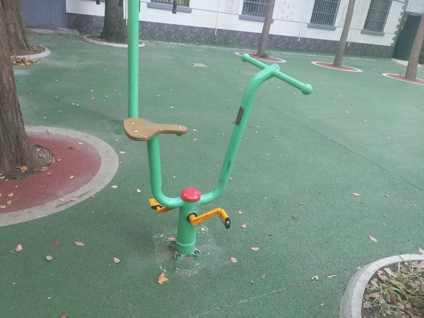 直立健身車