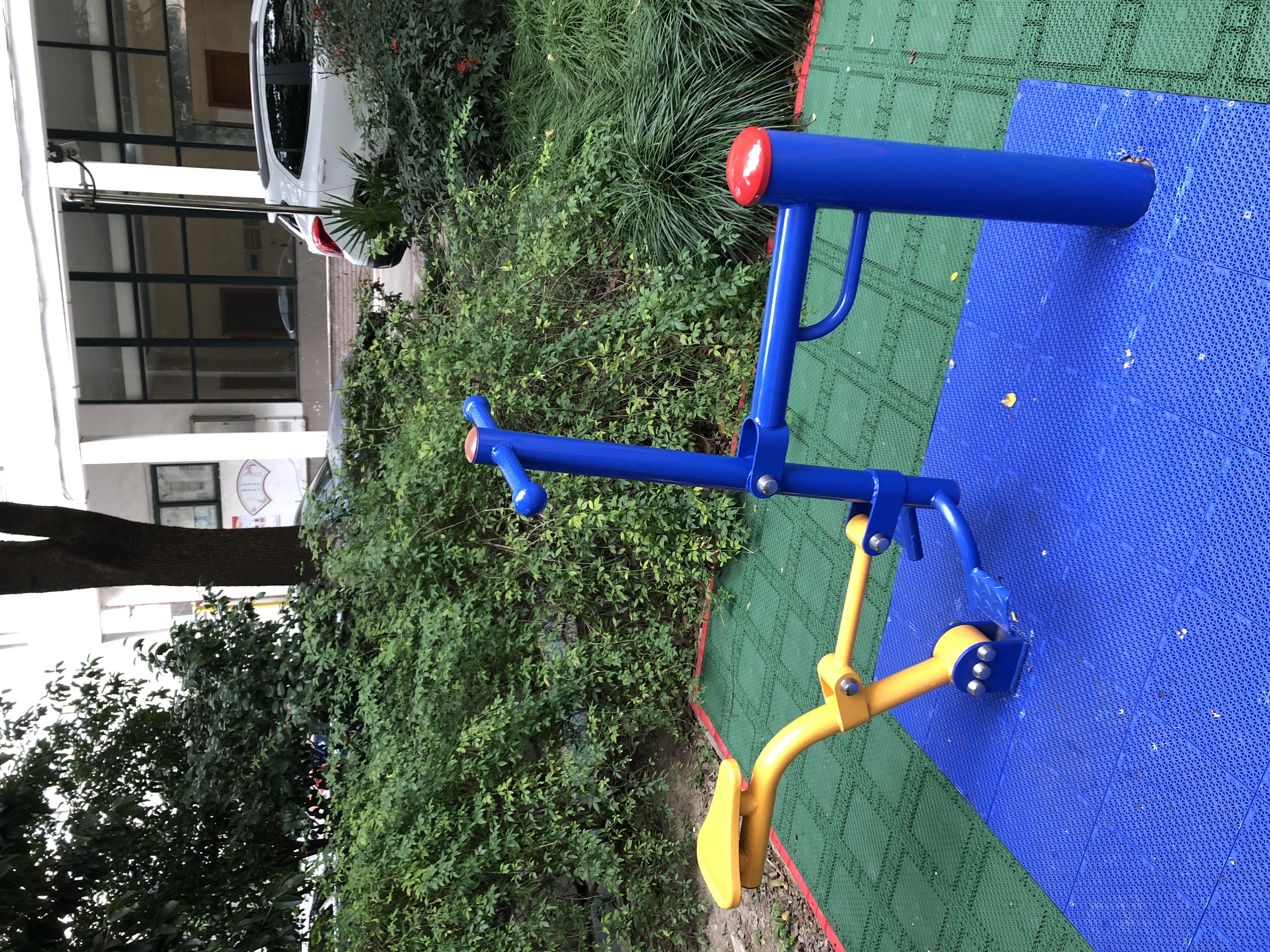 腰力训练器