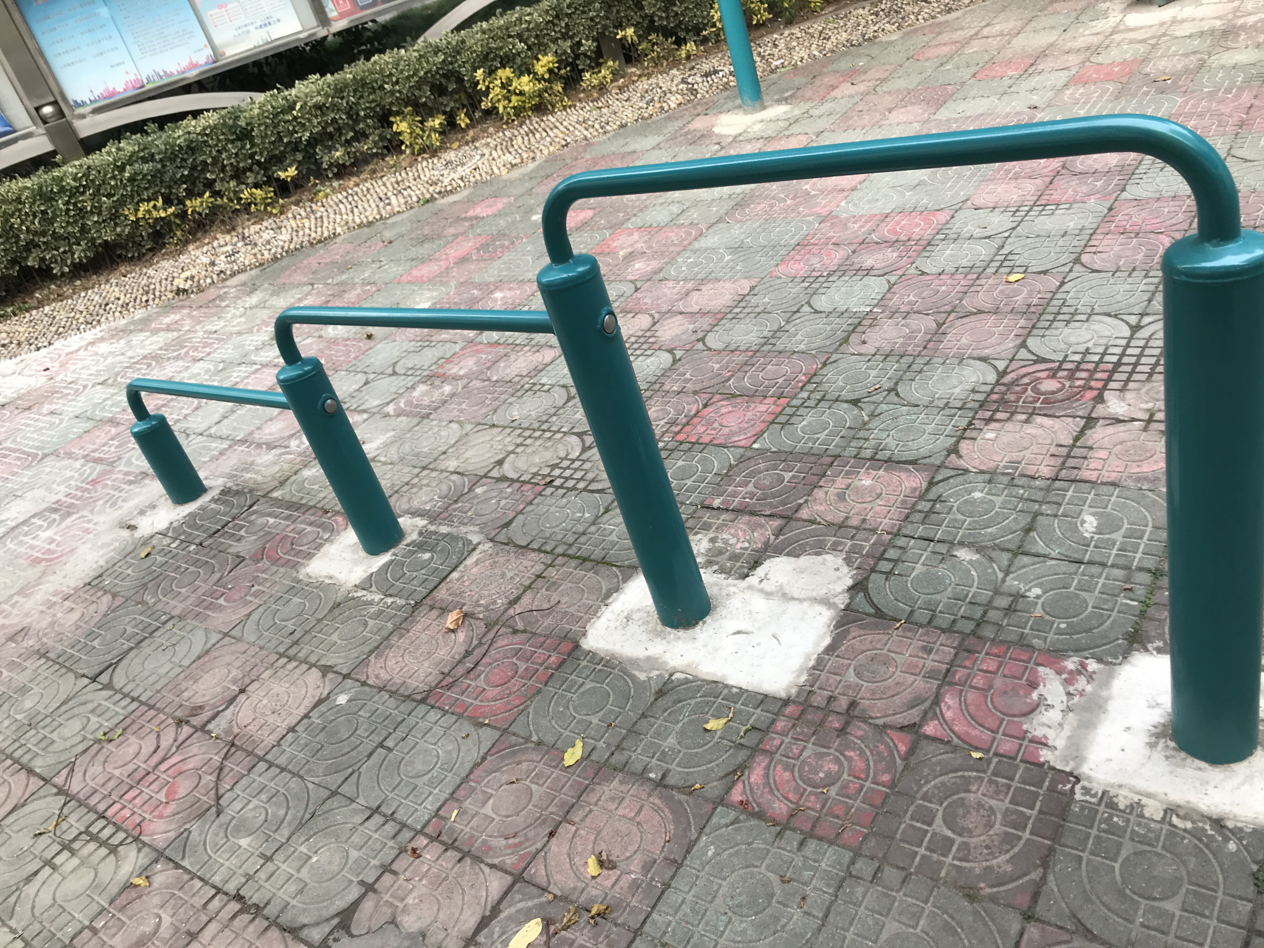 彈震壓腿器