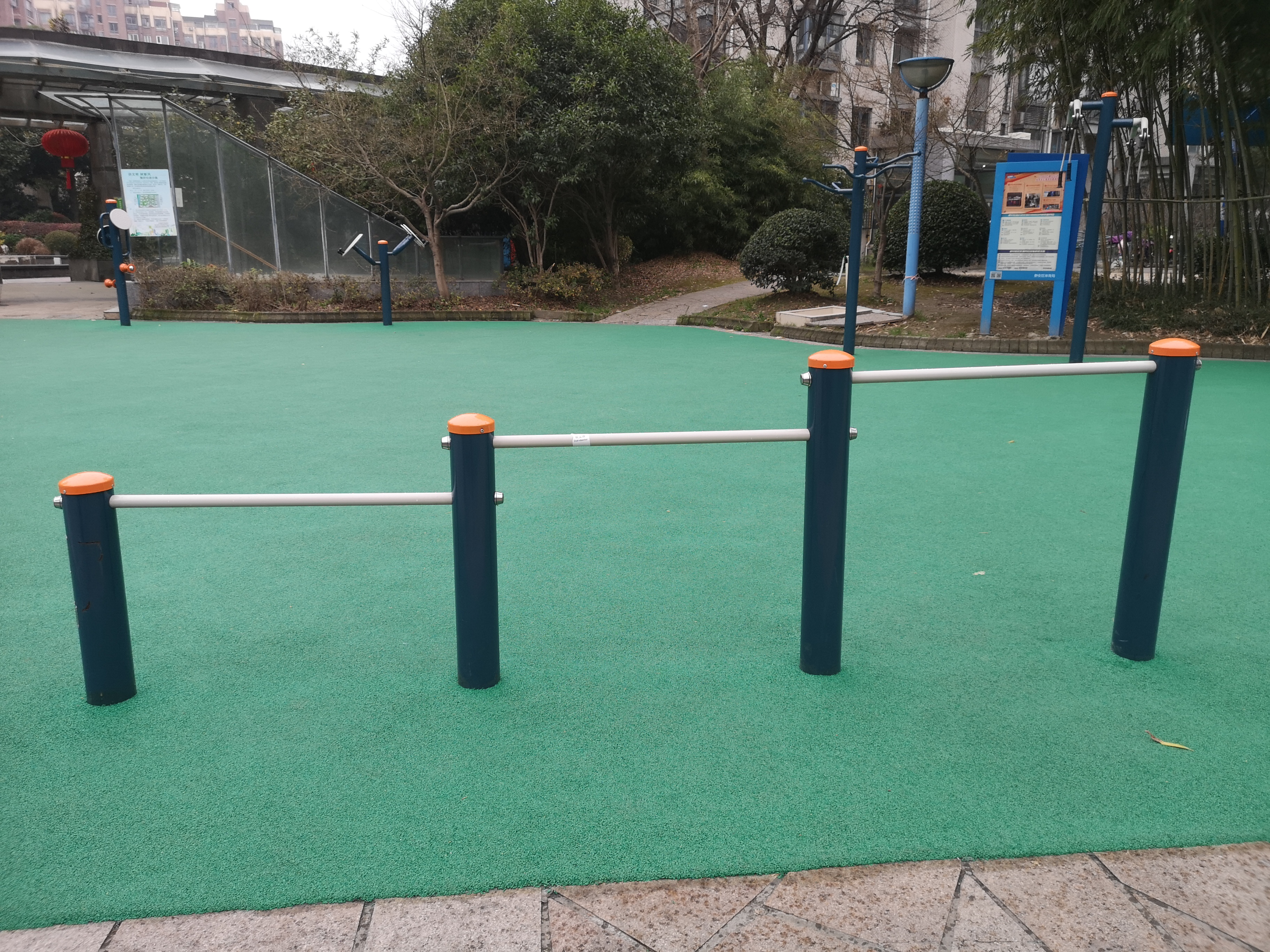 弹振压腿器